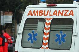 Si getta dal cavalcavia e muore: la vittima è un uomo di 52 anni