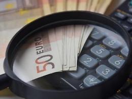 Donne sole con figli a carico, arriva il sostegno economico: come richiederlo