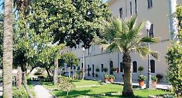 Nonnina ospite a Villa Algisa a spese del comune: politica in fiamme, ecco perché
