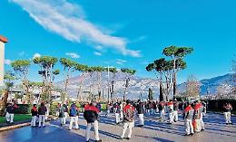 Stellantis, slitta la presentazione di Grecale: solo dubbi. Operai ai cancelli