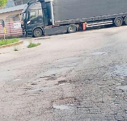 La bretella è un percorso di guerra: sette chilometri di strada da incubo