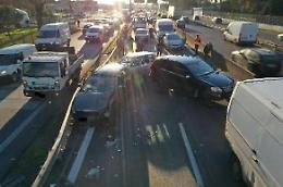 Tre incidenti in poche ore, mattinata di disagi: traffico paralizzato