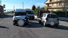 Incidente sulla provinciale, due veicoli coinvolti e tanti danni: soccorsi sul posto