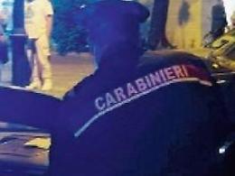In viaggio con un coltello sul sedile dell'auto: 33enne finisce nei guai