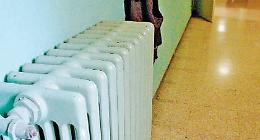 Termosifoni in tilt a scuola: l'emergenza freddo manda tutti in Dad