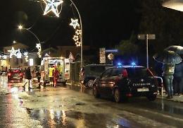 Ha un malore mentre guida: uomo trovato morto in auto dai passanti
