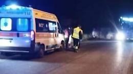 Incidente sulla statale: si ribalta con l'auto e urta un altro veicolo