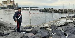 Bambino di 2 anni muore annegato in mare: la madre aveva tentato il suicidio