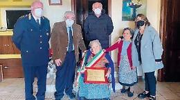 Nonna Peppinella compie 100 anni: un secolo di saggezza e umanità
