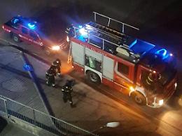 Tir abbatte un palo della pubblica illuminazione: colpa di una manovra sbagliata