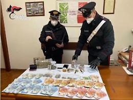 Droga sotto chiave in camera da letto: arresto convalidato ma si continua a scavare