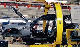 Stellantis, la crisi picchia duro: chiude la Sde, 35 operai a casa