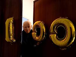 Nonno Salvatore spegne 100 candeline: gli auguri della sua comunità