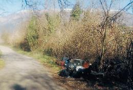 Discariche a cielo aperto a due passi da casa: rifiuti ovunque e residenti infuriati