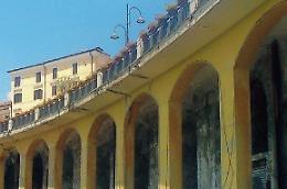 Ingegnere accoltellato, poi il tentativo di buttarlo dai piloni: in aula