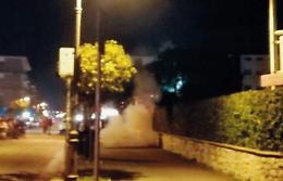 Torna la movida violenta in centro: petardi esplosi e bottiglie lanciate in aria