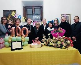 Nonna Giuseppina compie 100 anni, una vita dedicata alla scuola e alla famiglia