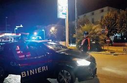Esercente difende avventore: 5 romeni gli spaccano la faccia con un tirapugni