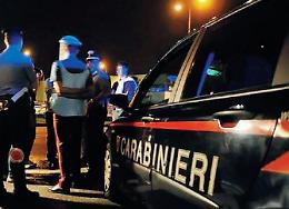 Con la cocaina nascosta in auto, tenta di eludere i controlli: pusher arrestato