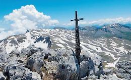 Niente neve, i turisti fuggono: impianti fermi a Prati di Mezzo