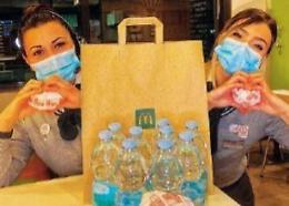 Solidarietà, Mc Donald's ha donato 100 pasti caldi ai bisognosi
