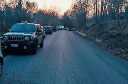 Cade mentre pota l'ulivo e muore: questa mattina il doloroso addio a Valter Stirpe