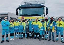 Guerra in Ucraina, i volontari in viaggio con un camion pieno di beni