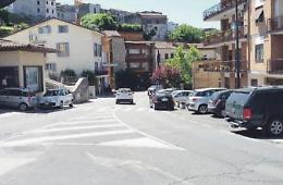 Ladri scatenati, furti di auto e nelle abitazioni: raid anche con gente in casa