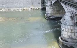 Schiuma bianca nel Liri, allarme e sdegno: sotto accusa sversamenti illeciti