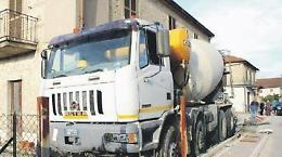 Si sente male alla guida di un camion ed esce fuori strada: muore Enzo Visocchi