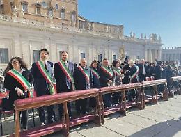In piazza San Pietro i ramoscelli di ulivo dai Comuni di Città dell'Olio