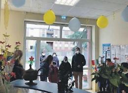 La pace nasce a scuola: Arsen e Zoriana, dalla guerra all'amicizia con un compagno russo