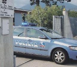 Guasto al bus, bimbi in gita salvati dai poliziotti in autostrada