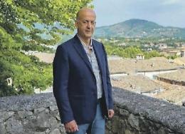 La querelle tra Cianfrocca e Maggi scatena i social. E il sindaco fa...Mourinho!