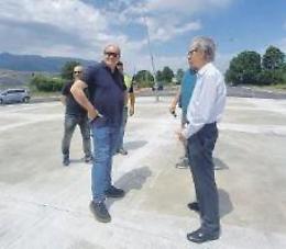 Rotatorie, l'Asi: «Saranno pronte a giugno». Ieri il sopralluogo di De Angelis