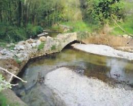 Restauro dei ponti sul fiume Cosa, via libera ai lavori