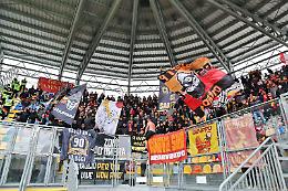 Fumogeni in curva, scatta il Daspo a due tifosi del Benevento