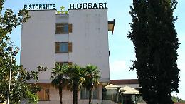 Fallimento Hotel Cesari, un legale rinuncia: l'imputato è irreperibile