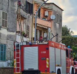 Non risponde al telefono, trovato in casa senza vita dai vigili del fuoco