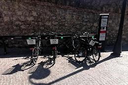Bike sharing, bici danneggiate e diversi accessori rubati
