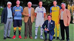 Frosinone Calcio, presentate le maglie per la nuova stagione: lo sponsor ufficiale