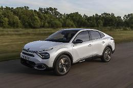 Motori, CitroÃƒ«n C4 X, la berlina vestita da suv. Anche in versione elettrica