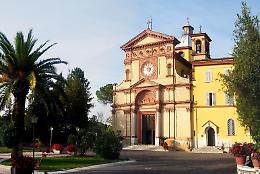 Accesso al santuario dalla Casilina. Pedoni ad alto rischio