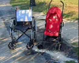 Disagi e strade a pezzi: i residenti tornano a protestare