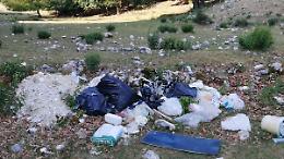 Monte Prato colmo di rifiuti. Uno schiaffo alla natura e pure al turismo