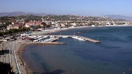 Bimbo si smarrisce in spiaggia, minuti di panico sul litorale