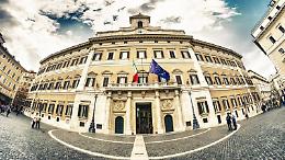 Elezioni politiche, decidono i leader. Ma dietro le quinte sgomitano tutti