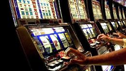 Slot machine con il trucco: sala chiusa e licenza sospesa
