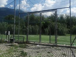 Campo di calcio realizzato e mai inaugurato. Il Comune annuncia la svolta