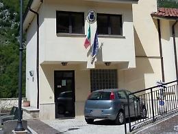 Campeggiatori abusivi. Pugno duro del sindaco: scatta il divieto